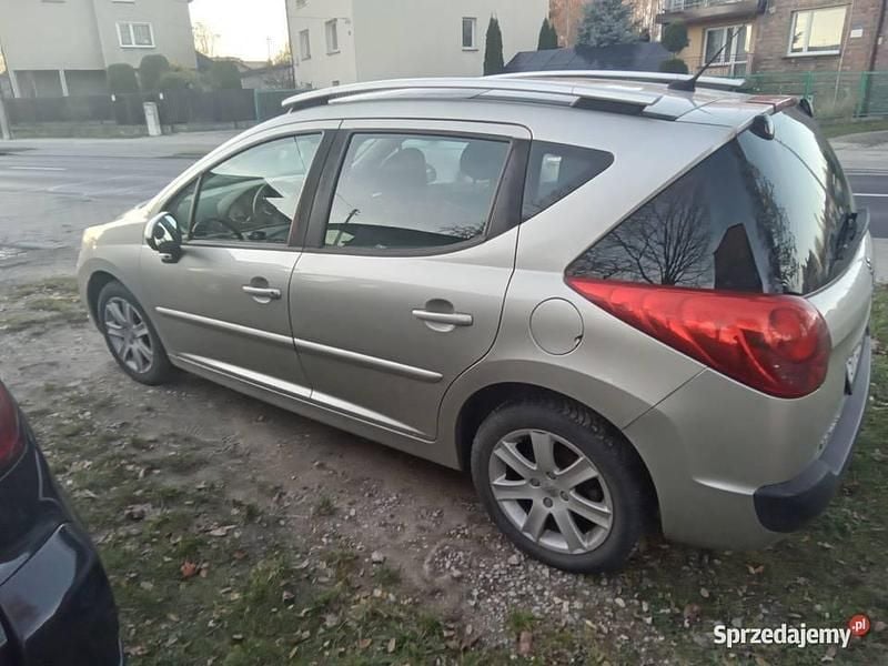 Używany Peugeot 207 2008 Srebrny Kombi