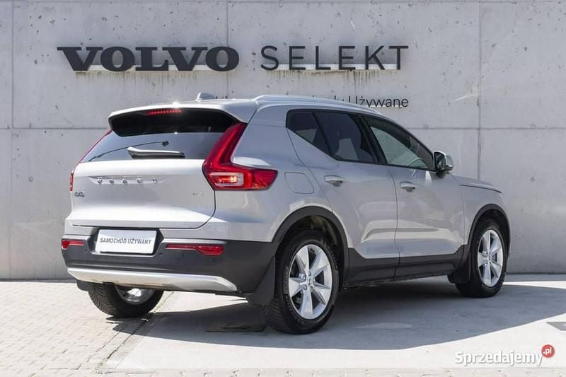 Używany Volvo XC40 197 KM (144 kW) 2023 Szary (metalik) SUV