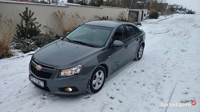 Grafitowy Używany 2011 Chevrolet Cruze LT Sedan/Limuzyna | 10 900 zł (Super Cena) - Obraz 1/4