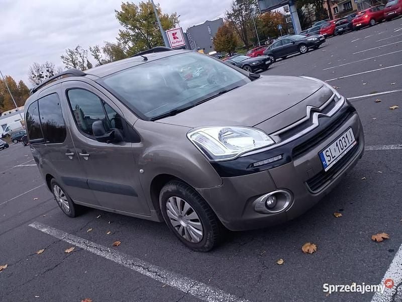 Żółtozłoty Używany 2010 Citroën Berlingo Minivan | 14 900 zł (Dobra cena) - Obraz 1/4