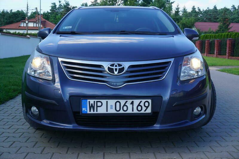 Szary Używany 2010 Toyota Avensis Kombi | 22 900 zł (Drogi) - Obraz 1/4