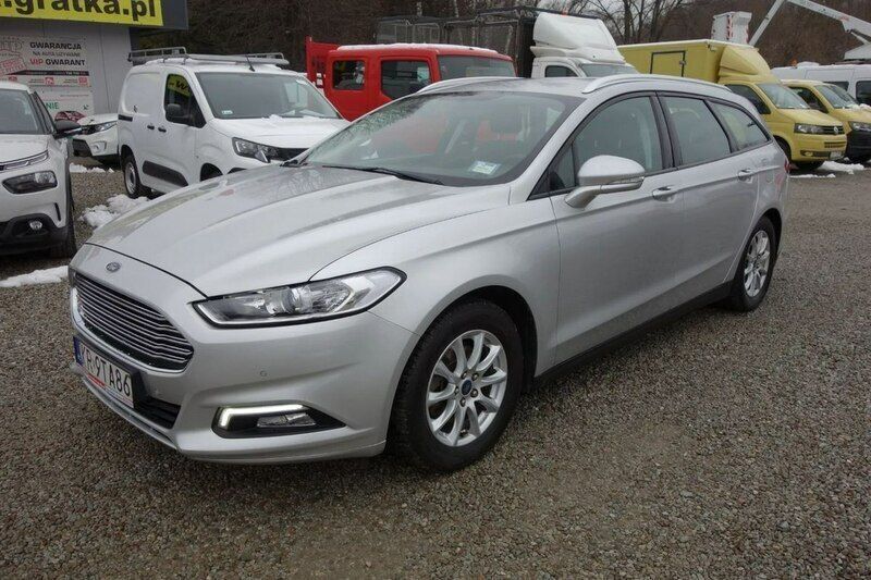 Używany Ford Mondeo 150 KM (110 kW) 2018 Srebrny Sedan/Limuzyna