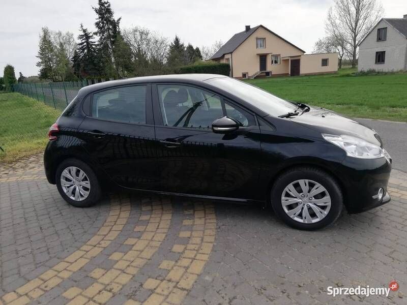 Używany Peugeot 208 82 KM (60 kW) 2013 Czarny Hatchback