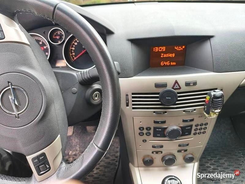 Używany Opel Astra 2008 Granatowy Hatchback