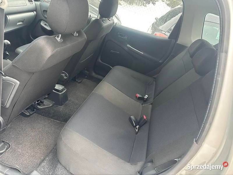 Używany Suzuki Ignis 2005 Srebrny Hatchback