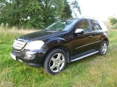 Czarny Używany 2007 Mercedes ML320 AMG SUV | 50 000 zł - Obraz 1/4