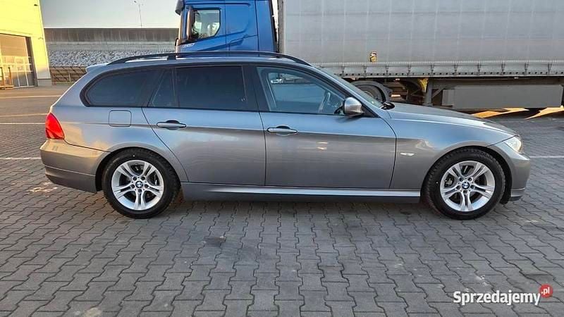 Używany BMW 318 2009 Szary Kombi