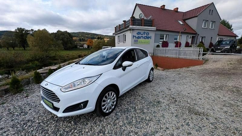 Biały Używany 2016 Ford Fiesta Hatchback | 26 500 zł (Uczciwa cena) - Obraz 1/4