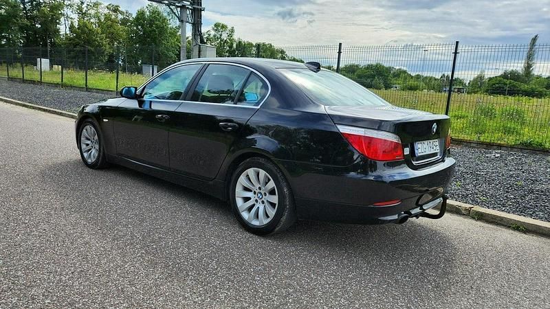 Używany BMW 520 163 KM (119 kW) 2008 Czarny (metalik, perła) Sedan/Limuzyna