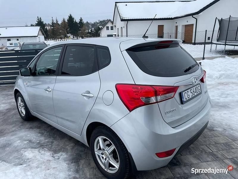 Używany Hyundai ix20 125 KM (91 kW) 2019 Srebrny Hatchback