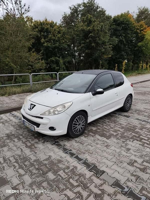 Biały (metalik) Używany 2011 Peugeot 206+ Hatchback | 4999 zł - Obraz 1/4