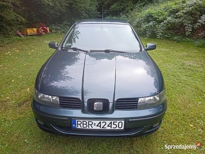 Szary Używany 2001 Seat Toledo Sedan/Limuzyna | 5400 zł (Uczciwa cena) - Obraz 1/4