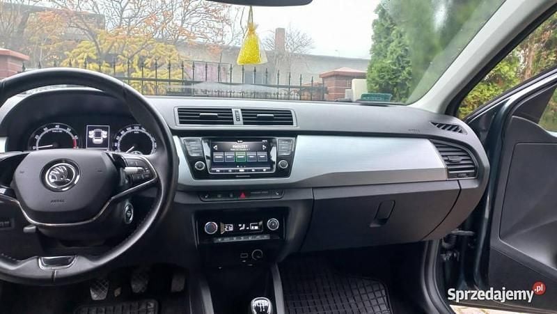 Grafitowy Używany 2021 Skoda Fabia Kombi | 33 900 zł (Uczciwa cena) - Obraz 1/4
