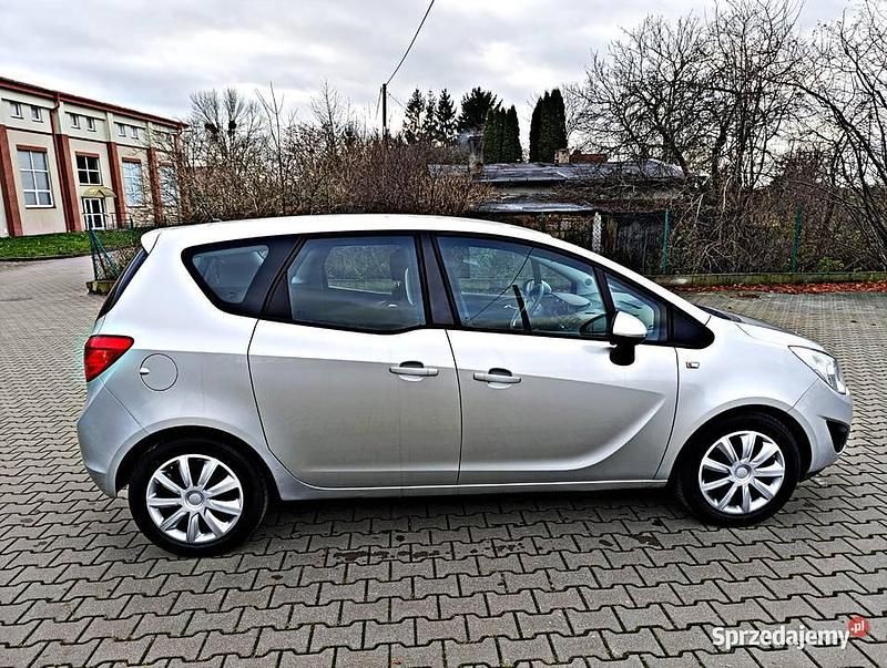 Używany Opel Meriva 2010 Srebrny Minivan
