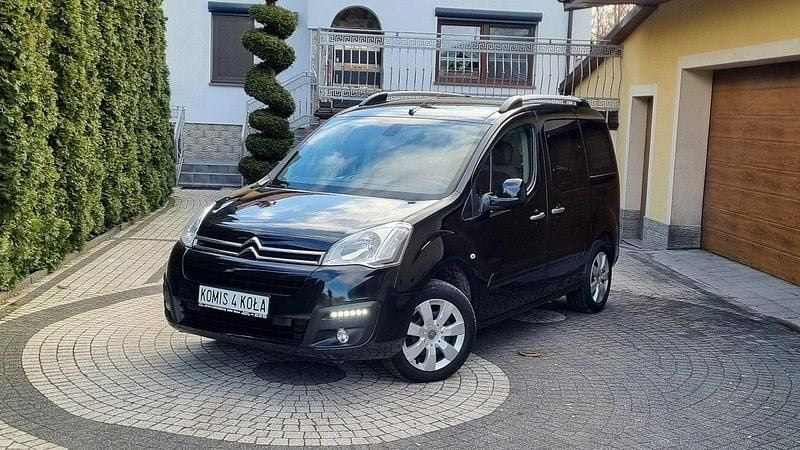 Używany Citroën Berlingo 99 KM (72 kW) 2016 Czarny Minivan