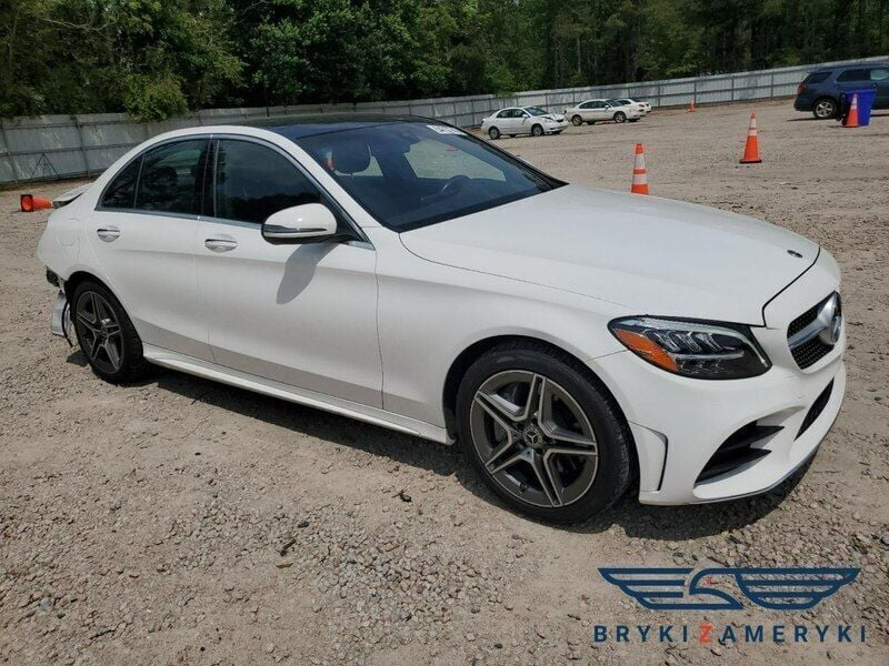 Biały Używany 2019 Mercedes C300 Sedan/Limuzyna | 69 630 zł - Obraz 1/3