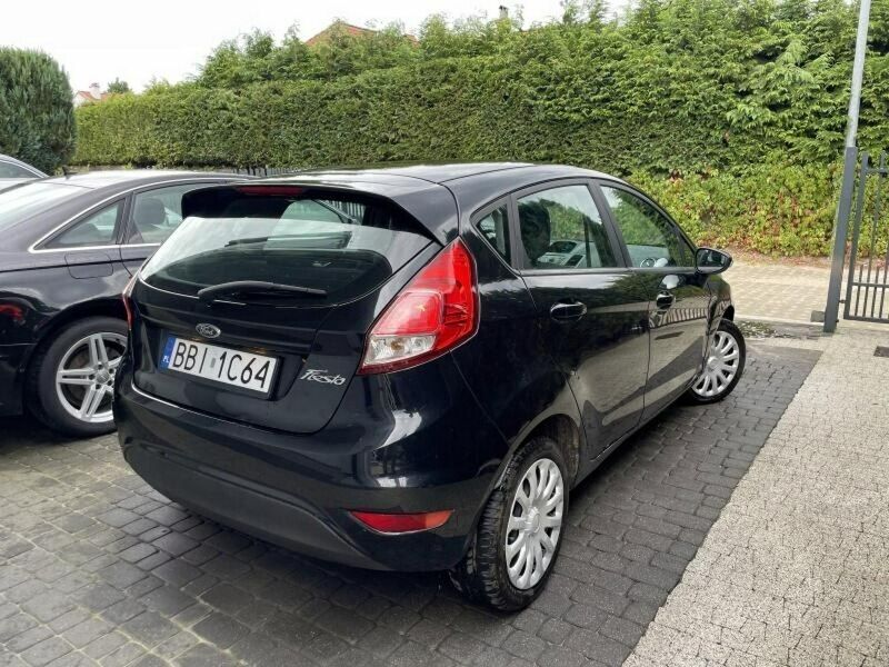 Używany Ford Fiesta 75 KM (55 kW) 2014 Czarny (metalik) Hatchback