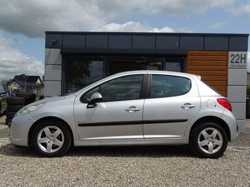 Używany Peugeot 207 95 KM (69 kW) 2009 Srebrny (metalik) Hatchback