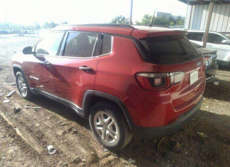 Używany Jeep Compass 180 KM (132 kW) 2018 Czerwony SUV