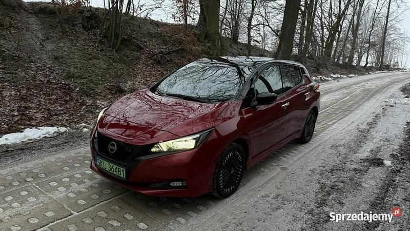 Bordowy Używany 2022 Nissan Leaf Hatchback | 89 999 zł (Uczciwa cena) - Obraz 1/4