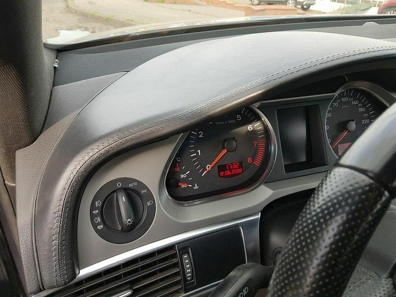 Używany Audi A6 2006 Granatowy Sedan/Limuzyna