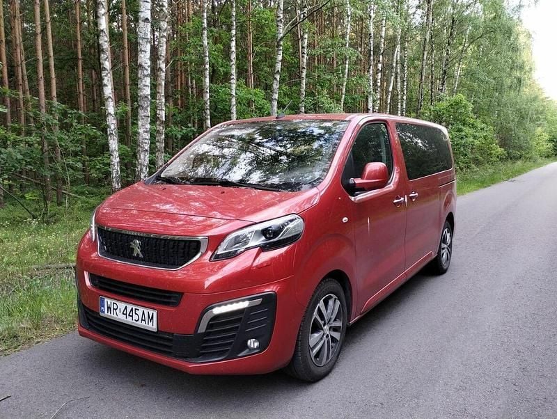 Używany Peugeot Traveller 2018 Czerwony Minivan