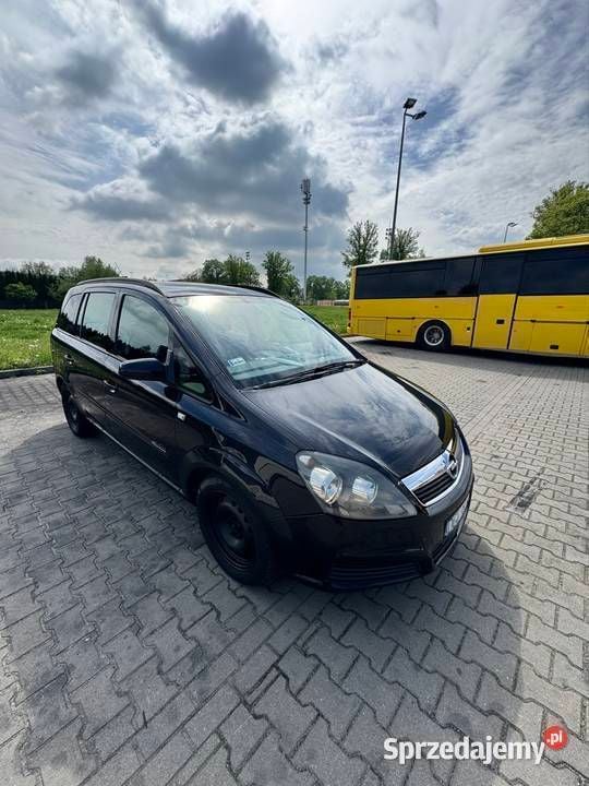 Granatowy Używany 2006 Opel Zafira Minivan | 5900 zł (Uczciwa cena) - Obraz 1/4