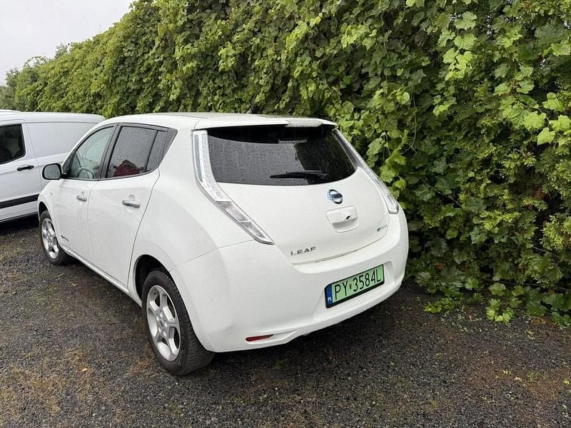 Używany Nissan Leaf 80 kW (109 KM) 2015 Biały Hatchback
