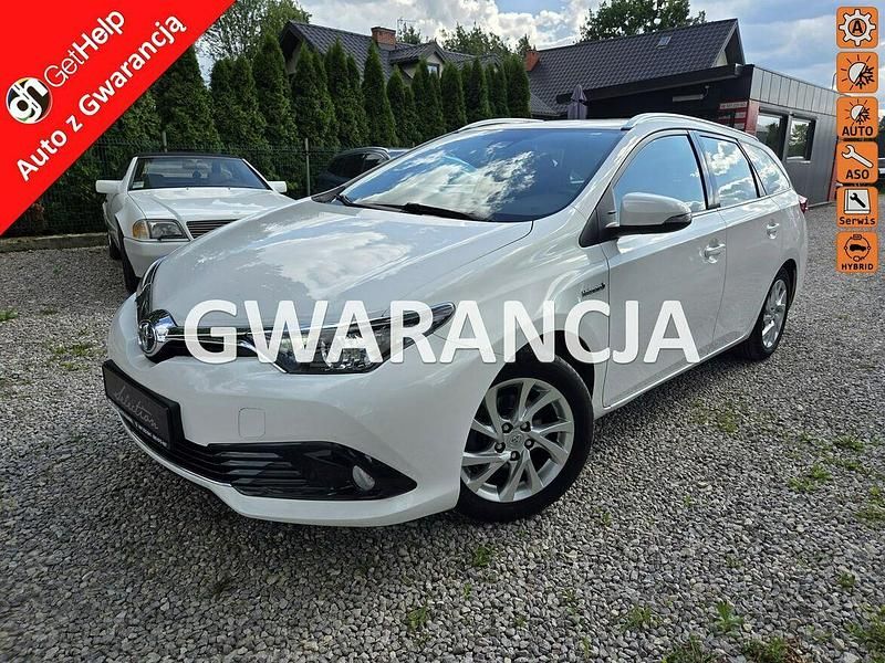 Biały Używany 2018 Toyota Auris Kombi | 43 900 zł - Obraz 1/4