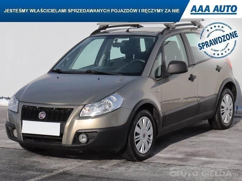 Używany Fiat Sedici 107 KM (78 kW) 2008 Brązowy SUV