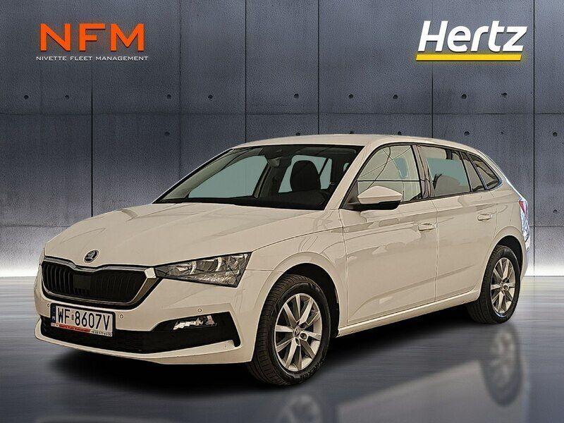 Biały Używany 2021 Skoda Scala Ambition Hatchback | 52 300 zł (Uczciwa cena) - Obraz 1/3