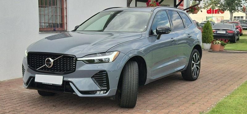 Używany Volvo XC60 250 KM (183 kW) 2024 Szary SUV