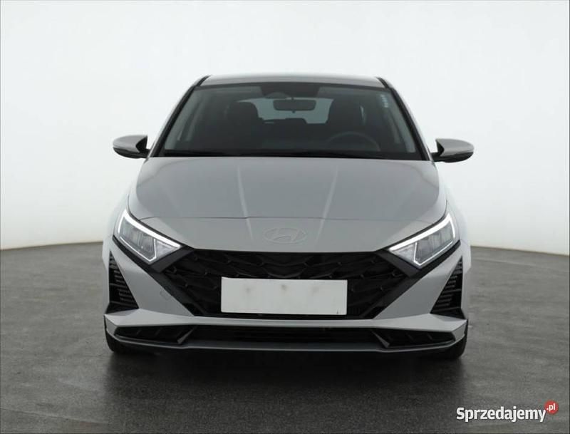 Szary Używany 2024 Hyundai i20 Hatchback | 79 999 zł (Drogi) - Obraz 1/4