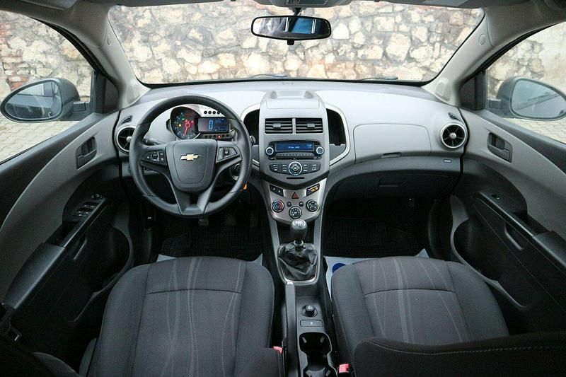 Używany Chevrolet Aveo 86 KM (63 kW) 2011 Czarny Hatchback