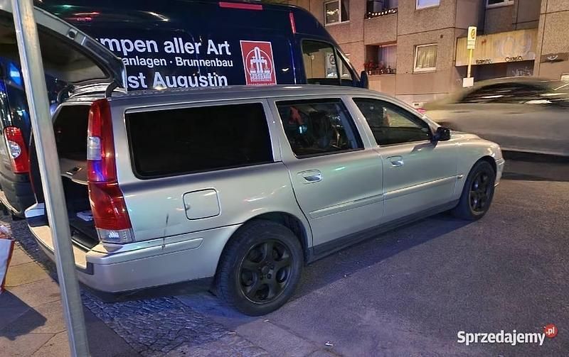 Używany Volvo V70 2006 Srebrny Kombi