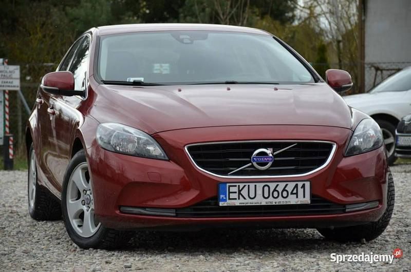Używany Volvo V40 190 KM (139 kW) 2015 Bordowy Kombi