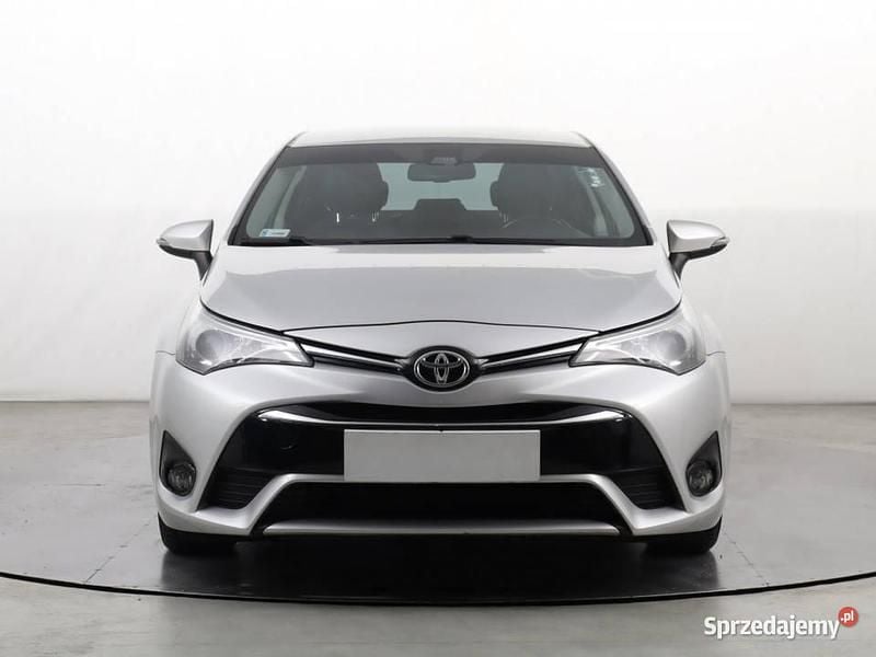 Srebrny Używany 2018 Toyota Avensis Sedan/Limuzyna | 45 999 zł (Super Cena) - Obraz 1/4