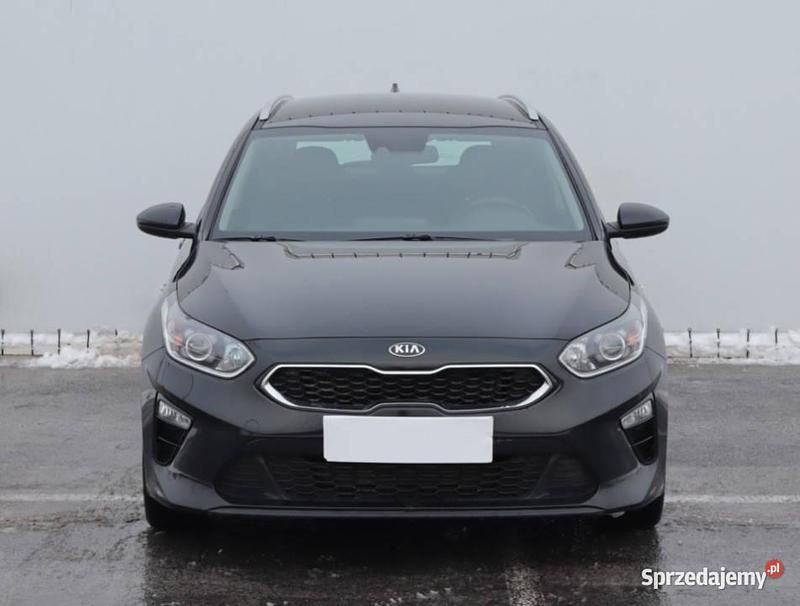 Czarny Używany 2020 Kia Ceed Hatchback | 45 999 zł (Uczciwa cena) - Obraz 1/4