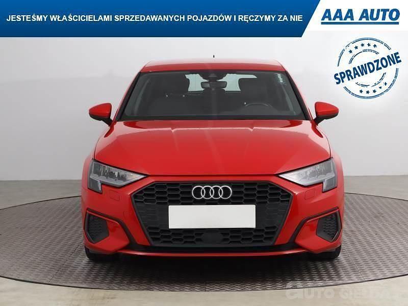 Używany Audi A3 150 KM (110 kW) 2021 Czerwony Sedan/Limuzyna