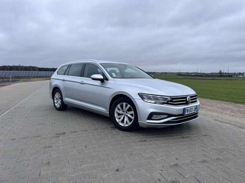 Srebrny Używany 2020 VW Passat Kombi | 63 900 zł (Uczciwa cena) - Obraz 1/4
