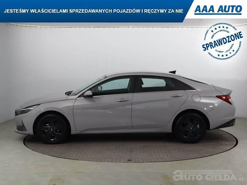 Używany Hyundai Elantra 2023 Srebrny Sedan/Limuzyna