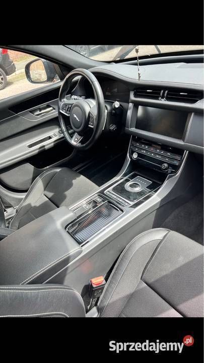 Czarny Używany 2018 Jaguar XF Sedan/Limuzyna | 115 000 zł - Obraz 1/2