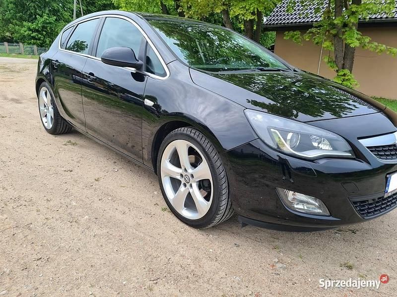 Czarny Używany 2009 Opel Astra Hatchback | 21 500 zł - Obraz 1/4