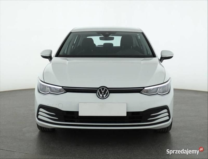 Biały Używany 2022 VW Golf VIII Hatchback | 61 999 zł (Uczciwa cena) - Obraz 1/4