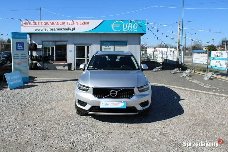 Używany Volvo XC40 Momentum 2019 Srebrny SUV