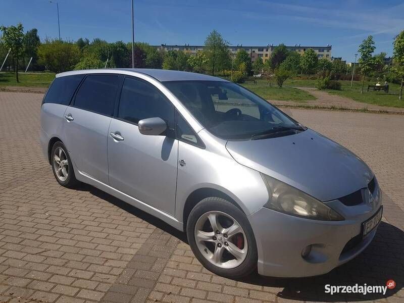 Szary Używany 2006 Mitsubishi Grandis Minivan | 12 900 zł - Obraz 1/4
