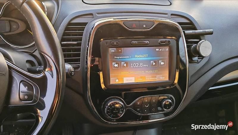 Używany Renault Captur 90 KM (66 kW) 2014 Czarny SUV