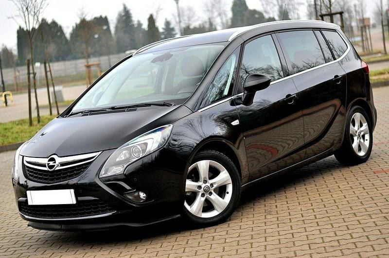 Używany Opel Zafira Tourer 2011 Czarny Minivan