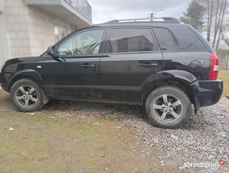 Czarny Używany 2006 Hyundai Tucson SUV | 11 000 zł (Uczciwa cena) - Obraz 1/4