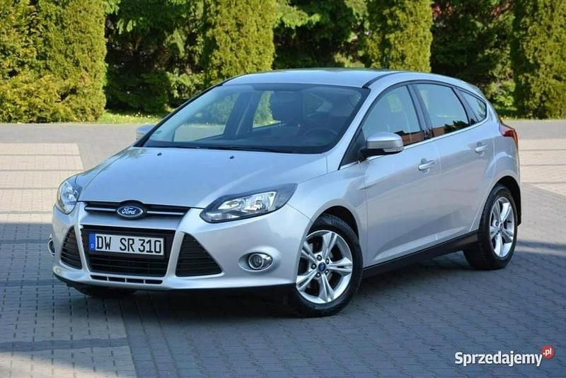 Srebrny Używany 2012 Ford Focus Kombi | 18 900 zł (Uczciwa cena) - Obraz 1/4